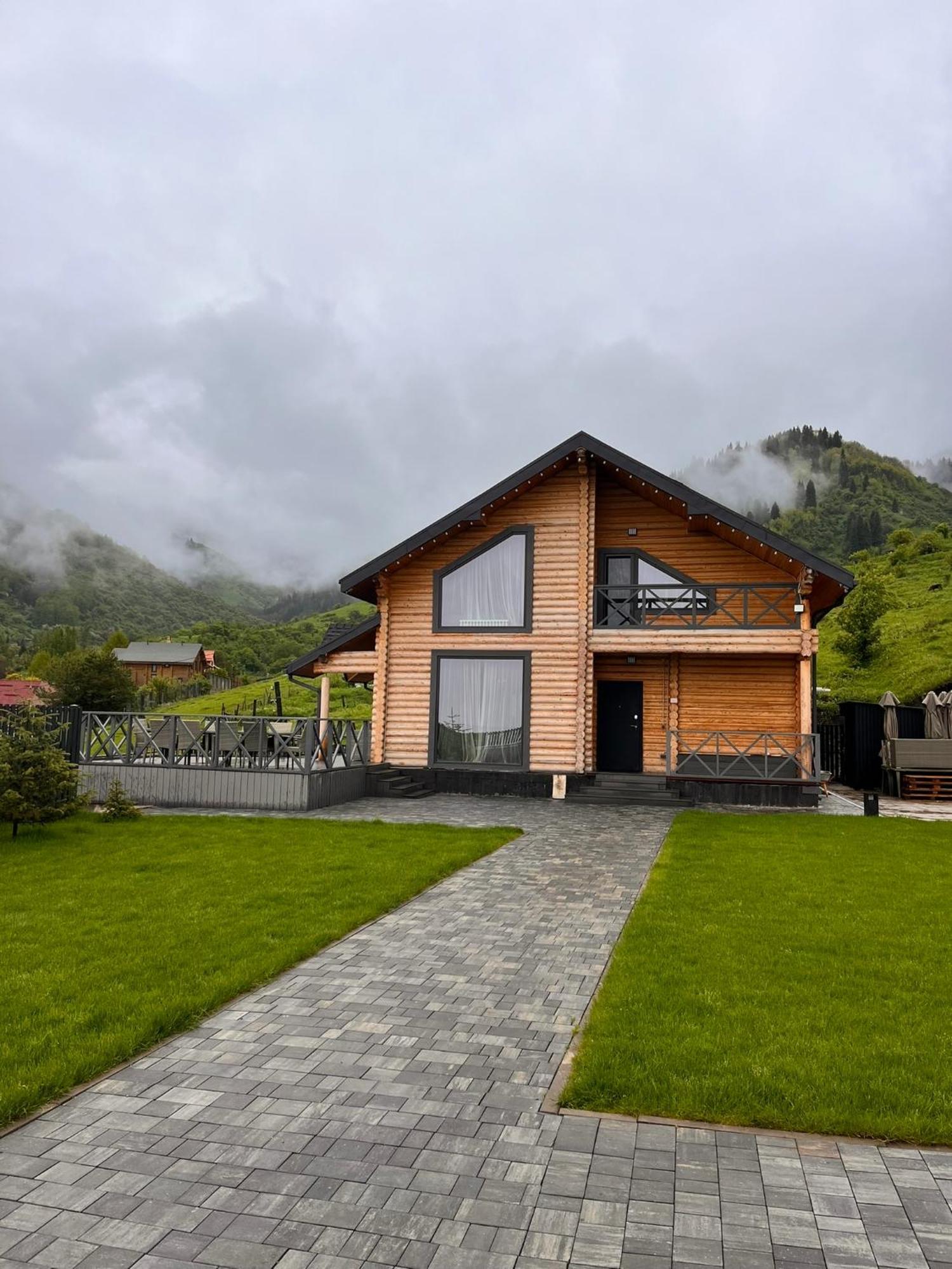 Familyhousetabagan гостевой дом,коттедж в горах для компании с террасой и баней Chalet *